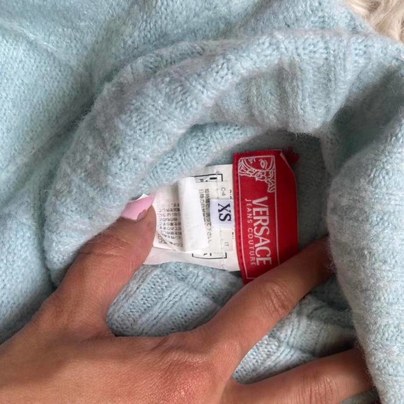 Amazing 90s Authentic Versace Turtleneck Sweater Size Small - Picture 4 of 4